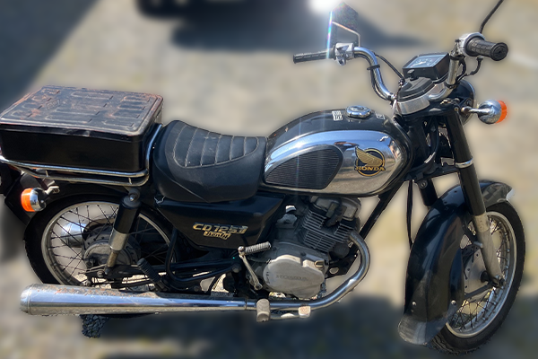 三重県四日市で回収したバイク ホンダ ベンリィCD125