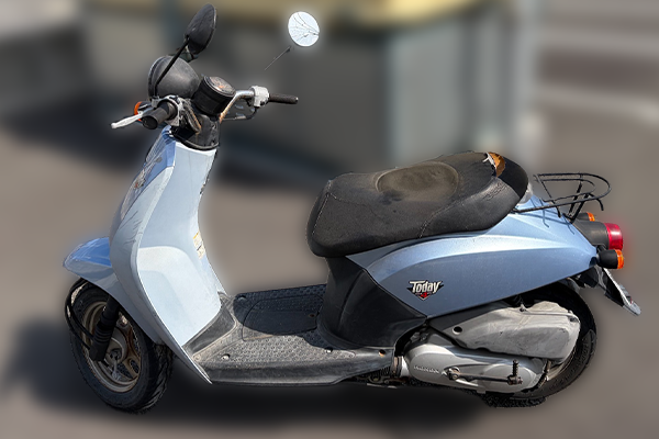 熊本県阿蘇郡西原村で回収した原付 ホンダ トゥデイ
